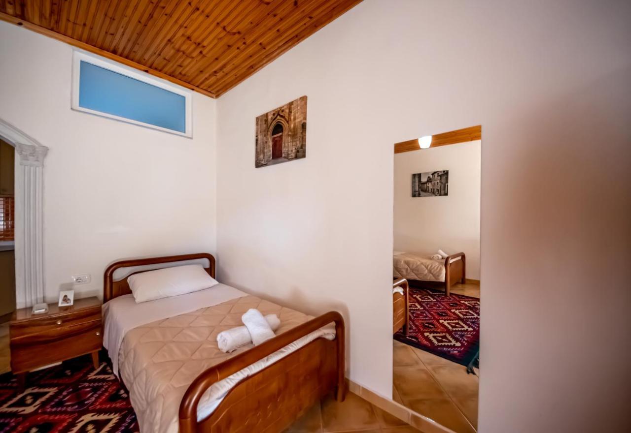 Guest House Garden Gjirokastër Екстериор снимка