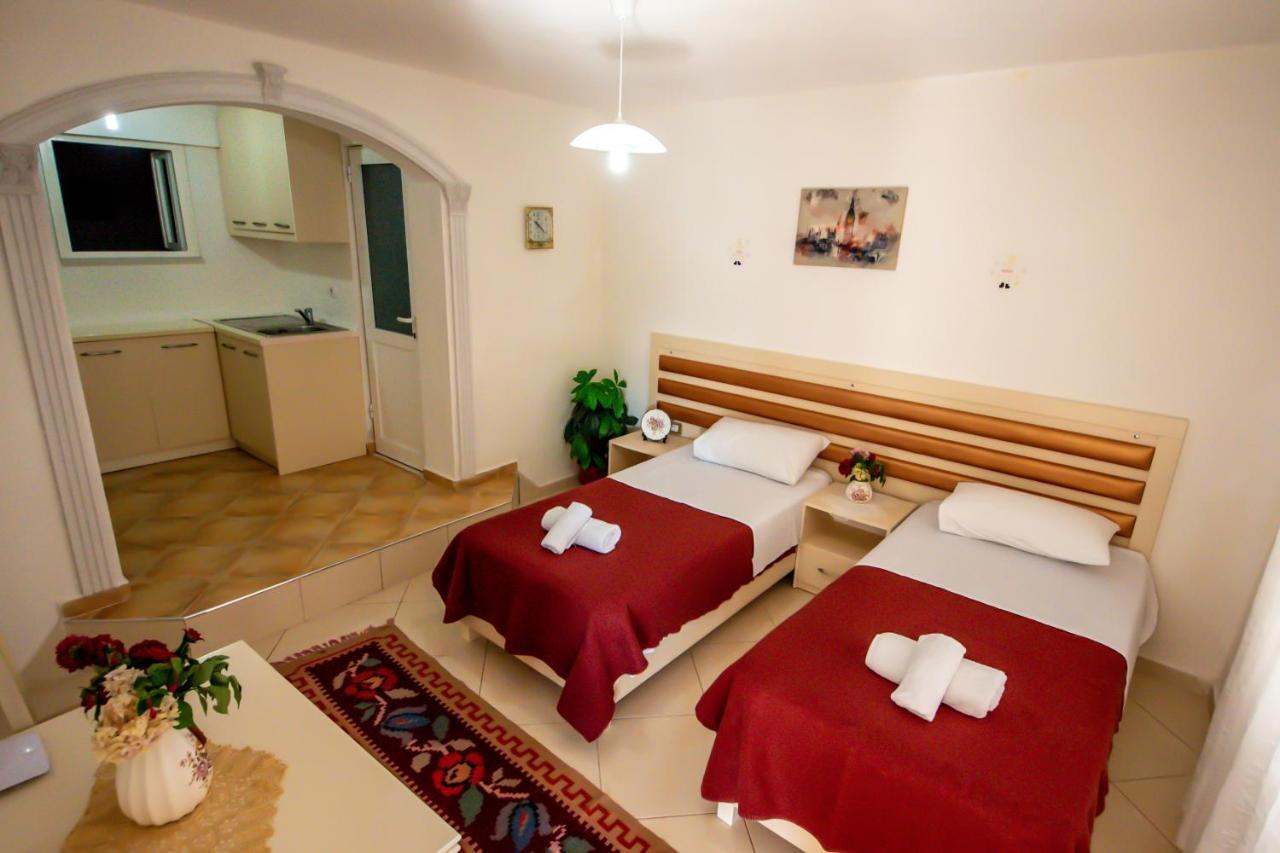 Guest House Garden Gjirokastër Екстериор снимка
