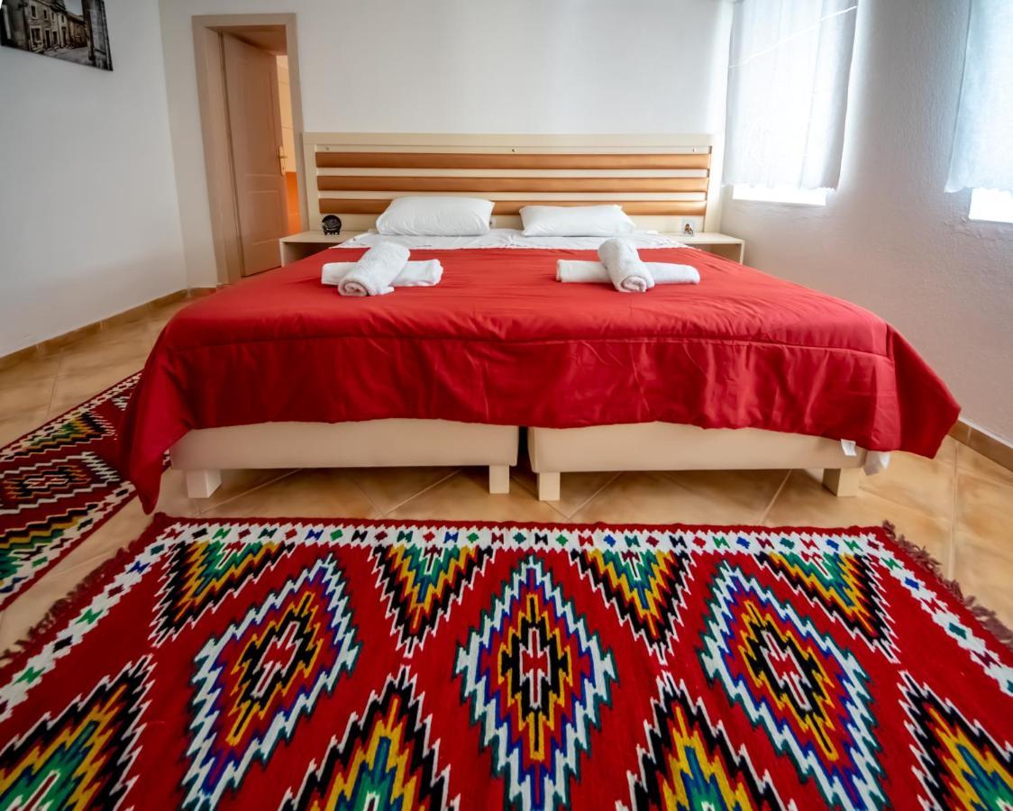 Guest House Garden Gjirokastër Екстериор снимка