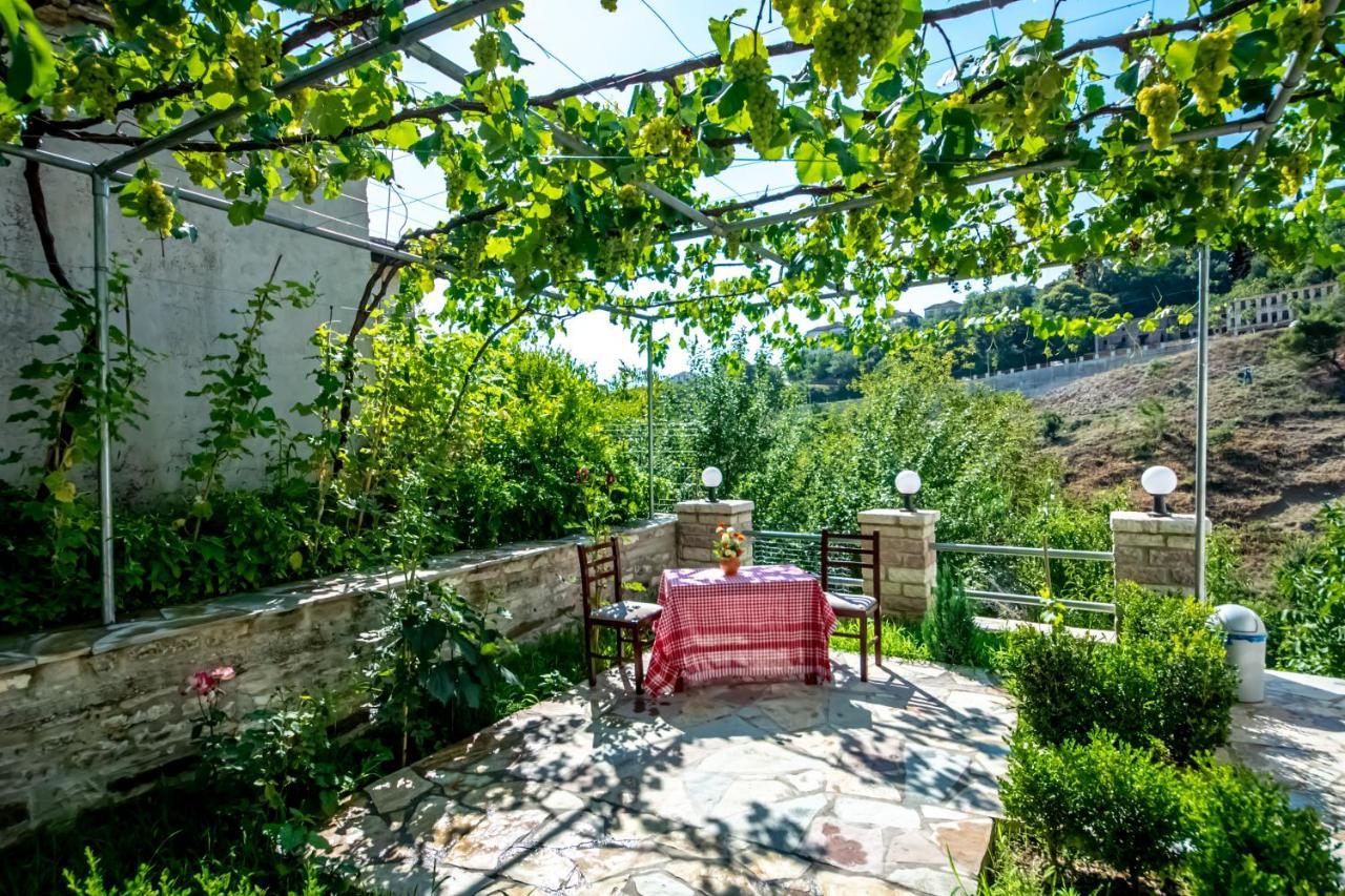 Guest House Garden Gjirokastër Екстериор снимка