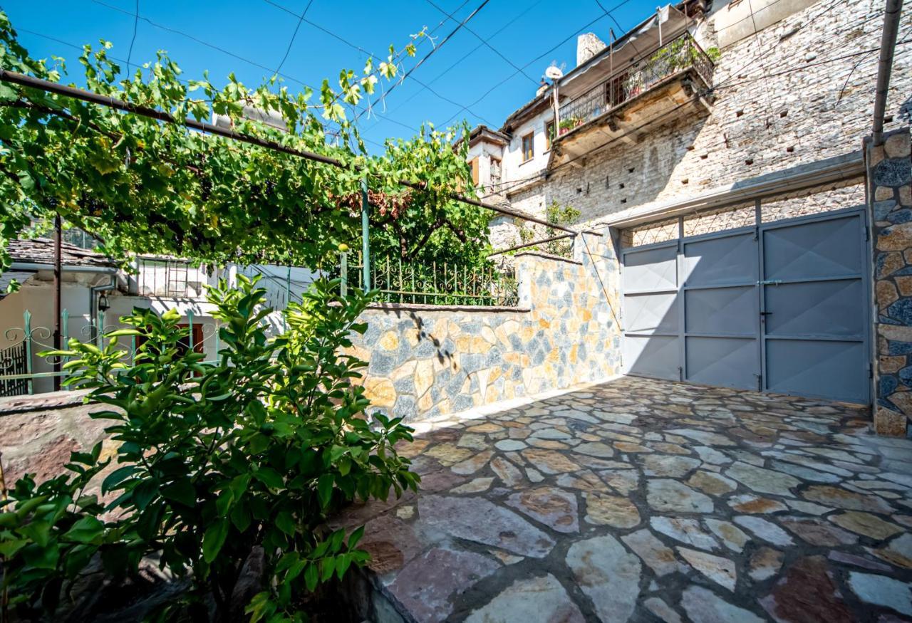 Guest House Garden Gjirokastër Екстериор снимка